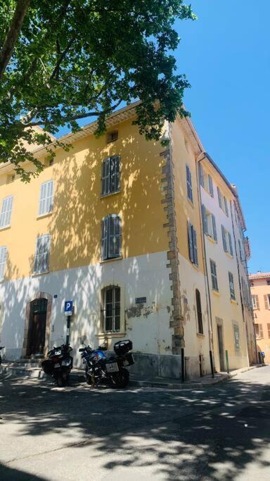Studio Cosy Avec Deux Velos Coeur De Ville Hyères Zewnętrze zdjęcie